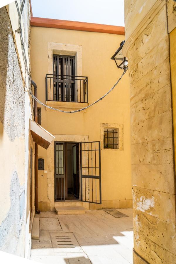 Casa Borbonica Cozy Apartment In Ortigia Ground Floor Syracuse Buitenkant foto